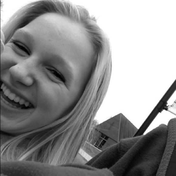 Meet your Posher, Lisie - Picture 1 of 1